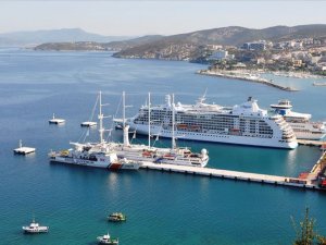 Kuşadası dev gemilerle rekor kırmayı hedefliyor