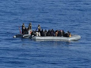 TCG Gaziantep Akdeniz'de 30 düzensiz göçmen tespit etti