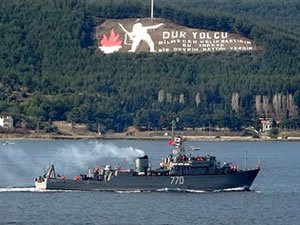 Rus askeri gemileri Çanakkale Boğazı’ndan peş peşe geçti