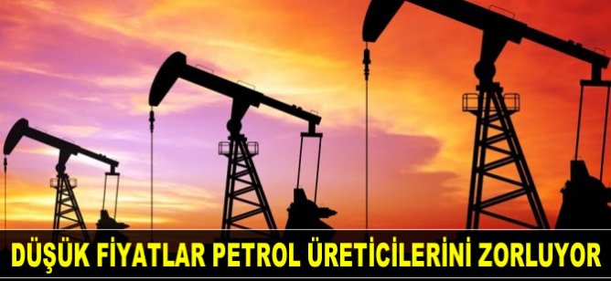 Düşük fiyatlar petrol üreticilerini üretimi daha da kısmaya zorluyor