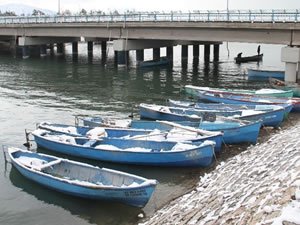 Beyşehir’de balık avına soğuk hava molası verildi