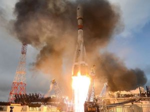 Rusya, kuzey sahillerini izlemek için uydu aracı fırlattı