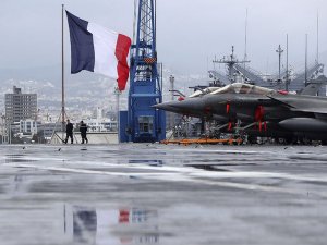 Fransa Kıbrıs’a uçak gemisi gönderdi