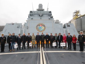 TCG Kınalıada fırkateyni Hopaport'a demir attı