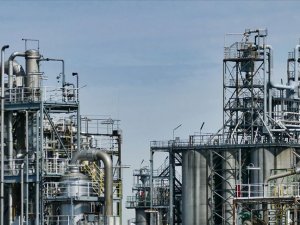 Petrol devlerinin karı yüzde 40 düştü