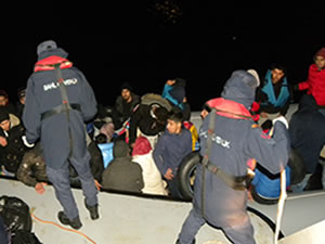 Yunanistan ölüme terk etti, Türk Sahil Güvenliği kurtardı
