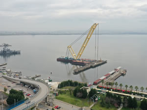 Seka iskelesinin yıkımına başlandı