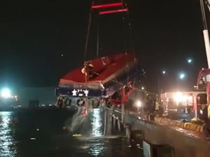 Konteyner gemisi ile pilot bot çatıştı