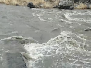 Kars Çayı taşmaya başladı