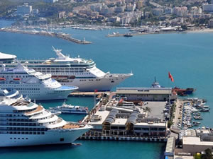 Kuşadası Limanı’nda koronavirüs önlemleri artırıldı