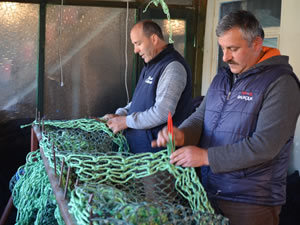 Balıkçılar ağ tadilat mesaisine girdi