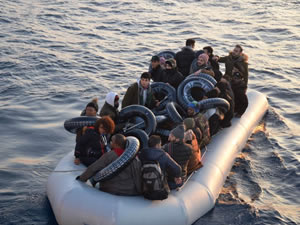 Yunan askerleri mültecileri ölüme terk etti
