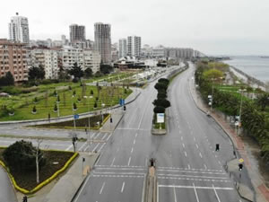 Anadolu Yakası sahil şeridi boş kaldı
