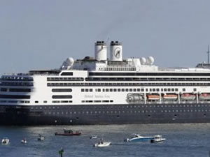 Alman cruise gemisiyle kasıtlı çatışan Venezuela donanmasına ait gemi battı