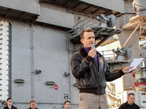 Görevden alınan uçak gemisinin kaptanı Brett Crozier’in testi pozitif çıktı