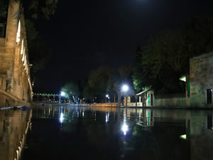 “Süper Ay” Balıklıgöl’ü aydınlattı