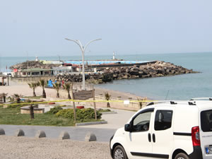 Düzce'nin Akçakoca ilçesinde sahil bandı güvenlik şeridi ile kapatıldı