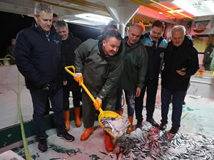 Bakan Bekir Pakdemirli: 2019-2020 balıkçılık av yasağının 15 Nisan tarihi itibariyle başladı