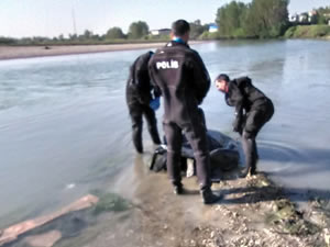 Seyhan Nehri'ne düşen gencin cesedi bulundu