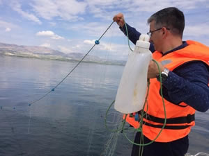 Yasağa rağmen 2 bin 500 metre balık ağı ele geçirildi