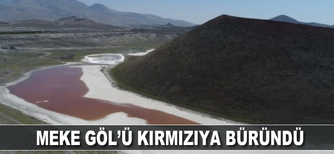 Meke Gölü kırmızıya büründü