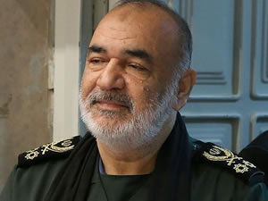 İran Devrim Muhafızları Komutanı: Gemilerimizin tehdit edilmesi halinde ABD savaş gemilerini vuracağız