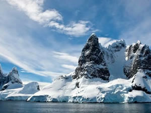 Antartika'da deniz buzundan plastik çıktı