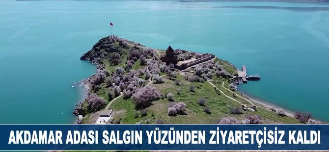 Ziyaretçisiz kalan Akdamar Adası badem çiçekleri ile görsel bir güzellik sunuyor