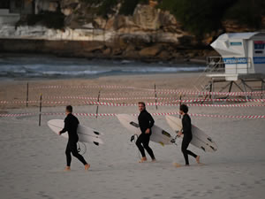 Tedbirler azaltıldı, dünyaca ünlü Bondi Plajı yeniden açıldı