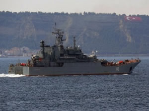 Rus savaş gemisi ’Novocherkassk’ Çanakkale Boğazı’ndan geçti
