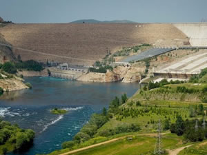 Nisan'da elektrik üretimi yüzde 20'ye yakın geriledi