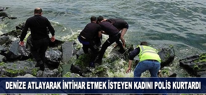 Bakırköy'de denize atlayarak intihar etmek isteyen kadını polis kurtardı