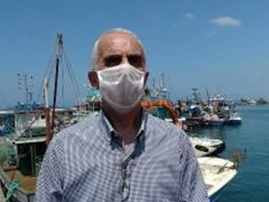 Hatay’da balıkçılar balon balığı avlamayı bekliyor