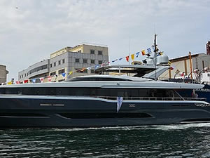 SEA STAR isimli 35.5 metrelik motor yat denize indirildi