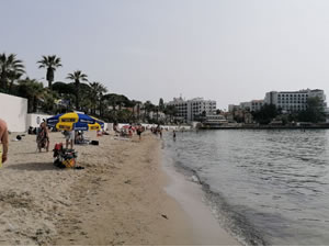 Sıcaktan bunalanlar sahile koştu