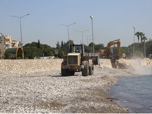 Erdemli sahilleri halkın kullanımına hazırlanıyor