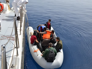 İzmir’de 24 sığınmacı kurtarıldı