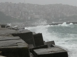 Zonguldak’ta şiddetli fırtına etkili oldu