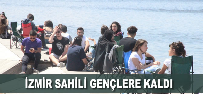 İzmir'de sahiller gençlere kaldı