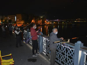 İstanbul'da normalleşme takvimiyle birlikte balık tutmaya koştular