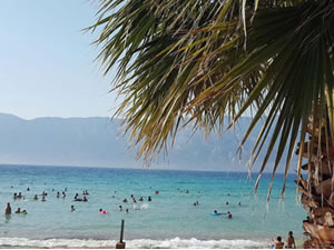 Dünyaca ünlü Kleopatra Plajı misafirlerini bekliyor