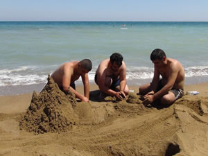 Tatilciler Mersin’e gelmeye başladı