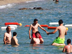 Bodrum’a 700 bin tatilci akın akın geliyor