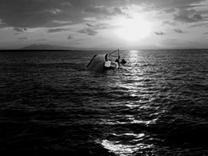 Tunus’ta tekne battı, 54 mülteci hayatını kaybetti