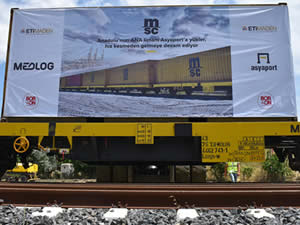 Anadolu'nun ana limanı Asyaport'a yükler gelmeye devam ediyor