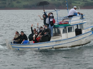 Tekne keyfi yağmurun azizliğine uğradı