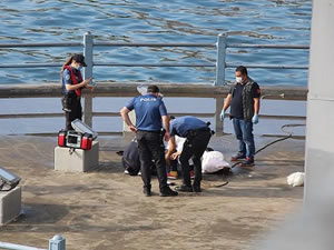 Galata Köprüsü’nde denizden erkek cesedi çıktı