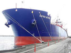 Hopaport ürün terminaline ilk tanker yanaştı