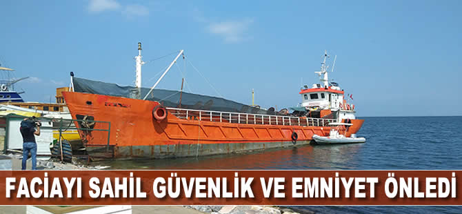 İzmir'de bir gemide 276 sığınmacı yakalandı