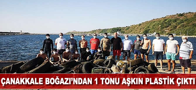 Çanakkale Boğazı'ndan 1 tonu aşkın plastik atık çıkarıldı